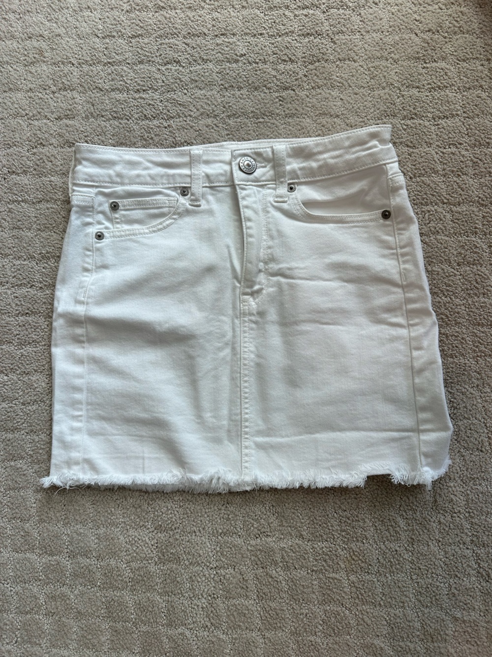 American Eagle Outfitters White Frayed Hem Denim Shorts